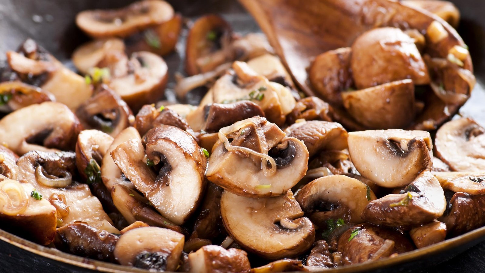 Ricetta Funghi in Padella Il Club delle Ricette