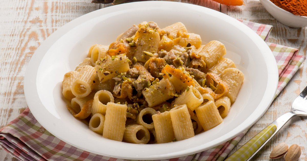Ricetta Mezze Maniche Con Crema Di Carciofi Carote E Pistacchi Il Club Delle Ricette