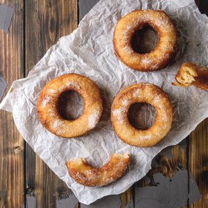 Ciambelline di Sfoglia alle Mele