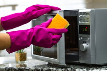 Come Pulire il Forno a Microonde