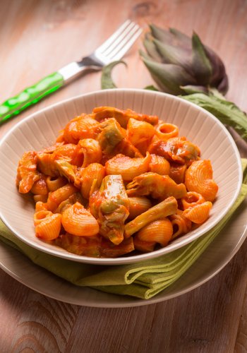 Ricetta Pipe Rigate al Sugo con Carciofi