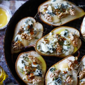 Pere al Forno Ripiene di Gorgonzola, Noci e Miele