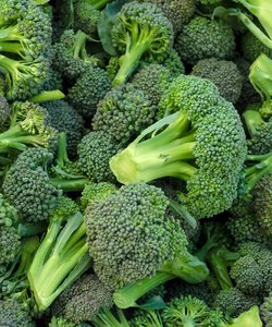 Mangiare Queste Verdure Tutti i Giorni Può Ridurre il Rischio di Tumore al Colon
