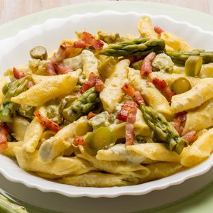 Garganelli Cremosi con Asparagi e Pancetta