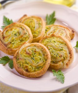 Ricetta Girelle di Sfoglia alle Zucchine