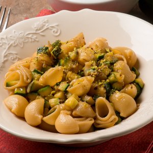 Conchiglie alle Zucchine e Pistacchi