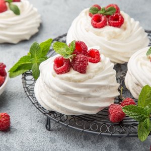 Mini Pavlova ai Lamponi