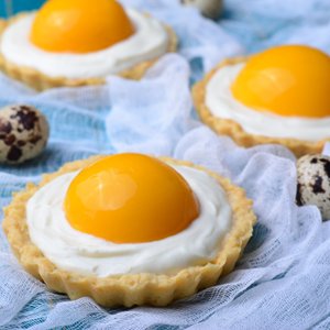 Tartellette alle Pesche Sciroppate
