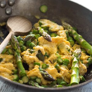 Uova Strapazzate con Asparagi