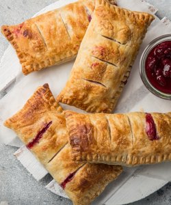 Ricetta Fagottini di Sfoglia con Ricotta e Lamponi