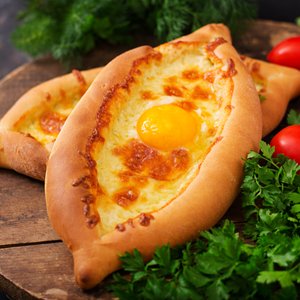 Focaccia Ripiena di Formaggio e Uova