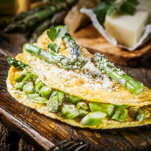 Omelette agli Asparagi e Crema di Formaggi