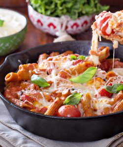 Ricetta Pasta al Forno con Pomodoro e Mozzarella