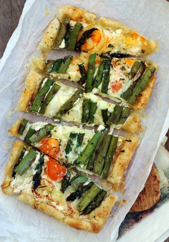 Ricetta Torta Salata agli Asparagi e Formaggi