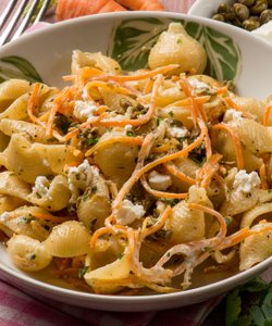 Ricetta Conchiglie con Carote, Philadelphia e Capperi
