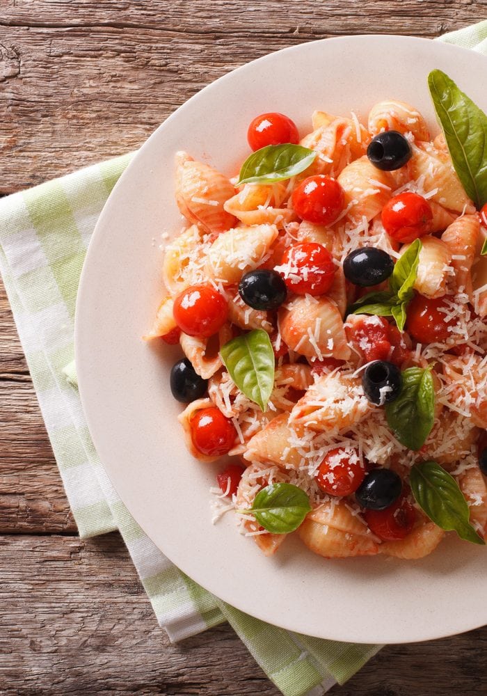 Ricetta Conchiglie con Pomodorini e Olive