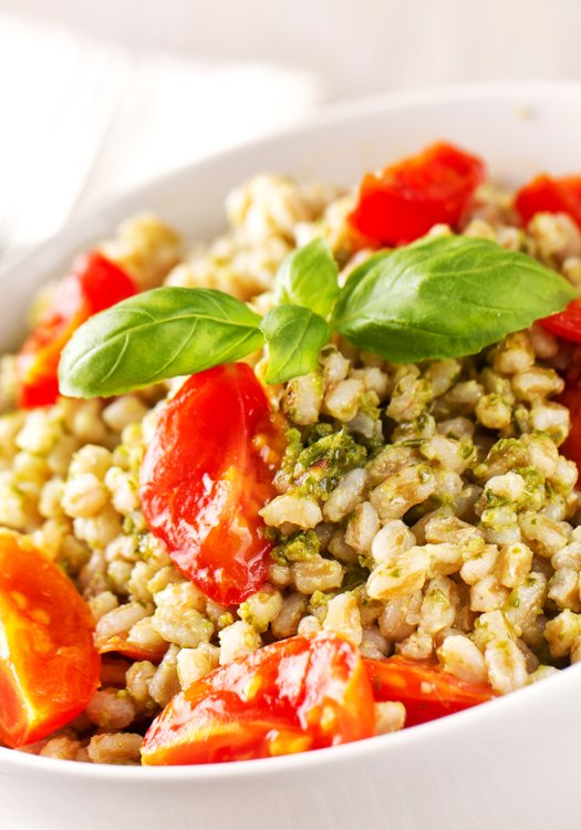 Ricetta Insalata di Orzo con Pesto e Pomodorini Il Club delle Ricette
