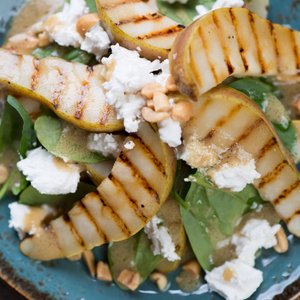 Insalata di Spinaci, Caprino e Pere Grigliate