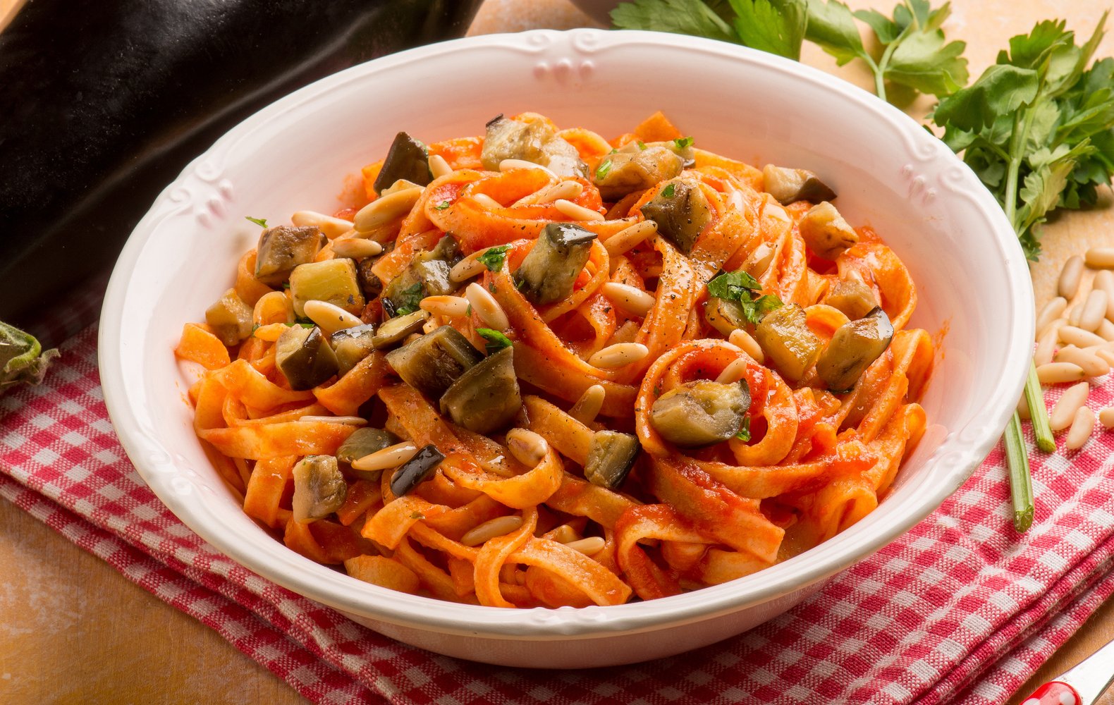 sugo con melanzane per pasta