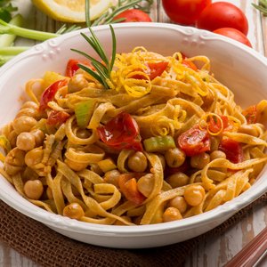 Linguine con Ceci e Pomodorini