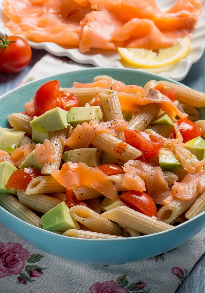 Ricetta Pasta Fredda con Salmone, Avocado e Pomodorini
