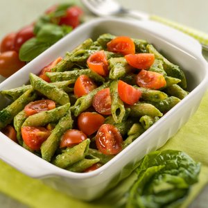 Penne al Pesto di Spinaci e Pomodorini