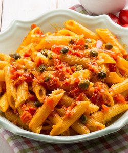 Ricetta Penne con Pomodorini, Curcuma e Capperi