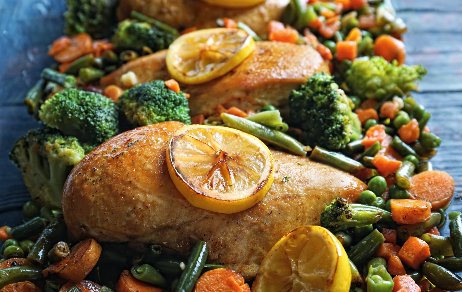 petti di pollo al forno con verdure