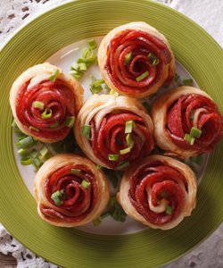 Ricetta Rose di Sfoglia al Salame