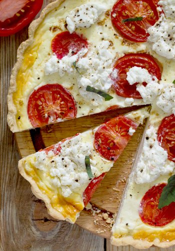 Ricetta Torta Salata con Pomodori e Caprino