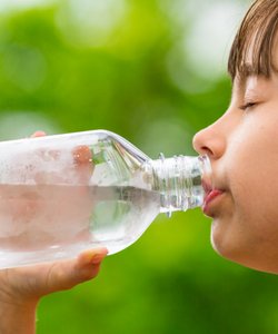 10 Cibi Anti-Afa da Mangiare in Estate