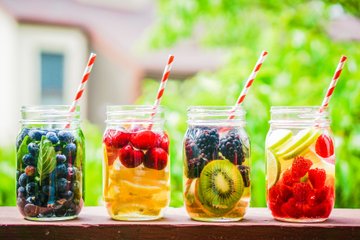 Come si Preparano le Acque Aromatizzate