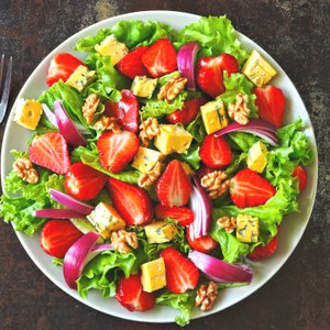 Insalata di Fragole, Roquefort e Noci
