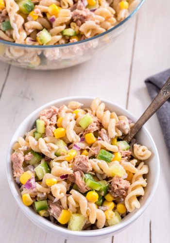 Ricetta Insalata di Pasta al Tonno con Cetrioli e Mais