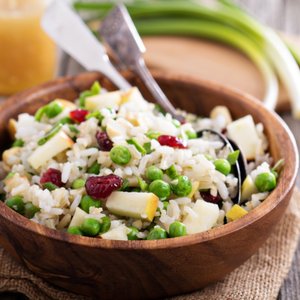 Insalata di Riso Light con Mele e Bacche di Goji