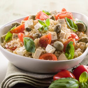 Insalata di Riso Vegan con Tofu e Olive
