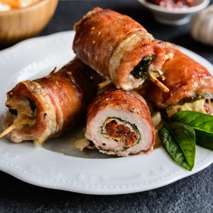 Involtini di Carne Ripieni di Pomodorini e Feta