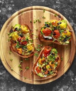 Ricetta Bruschetta con Formaggio e Verdure Grigliate