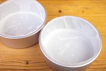 Come Fare Una Torta Alta con una Normale Tortiera