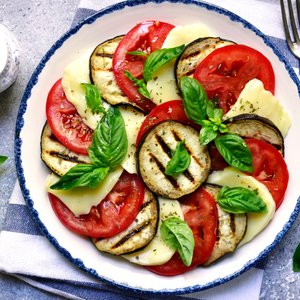 Insalata Caprese con Melanzane