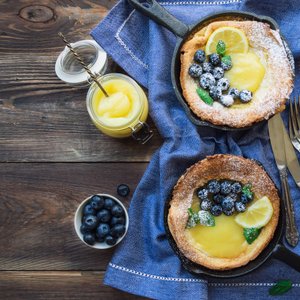 Pancake con Lemon Curd e Mirtilli