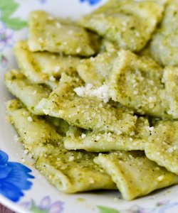 Ricetta Ravioli Ricotta e Spinaci al Pesto