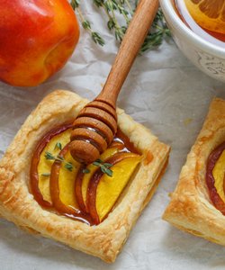Ricetta Sfogliatine alle Pesche