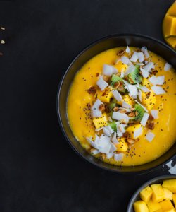 Ricetta Smoothie Bowl al Mango e Cocco
