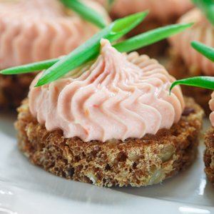 Tartine con Mousse di Salmone