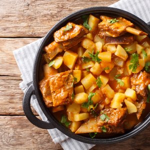 Costine con Piselli e Patate