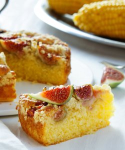 Ricetta Torta con Farina di Mais e Fichi Senza Glutine