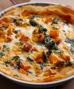 Ricetta Crostata Salata di Pasta Fillo con Zucca, Spinaci e Formaggi