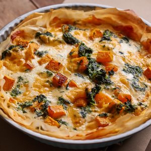Crostata Salata di Pasta Fillo con Zucca, Spinaci e Formaggi