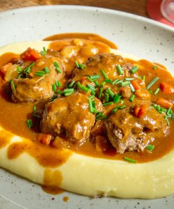 Ricetta Guancia di Vitello al Vino Bianco e Porcini